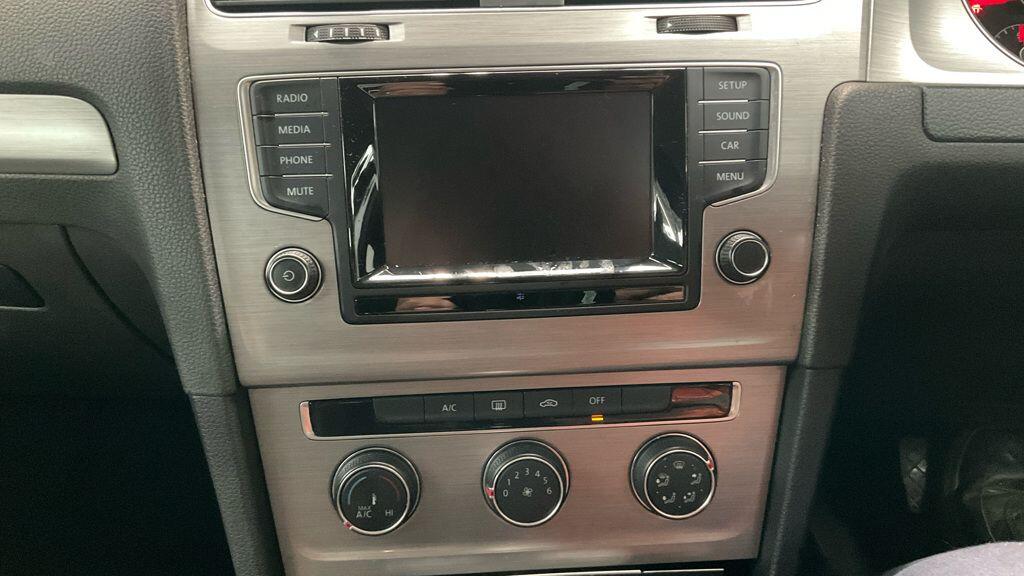 Used Volkswagen Golf 2014 for sale - 76644654: Photo 9