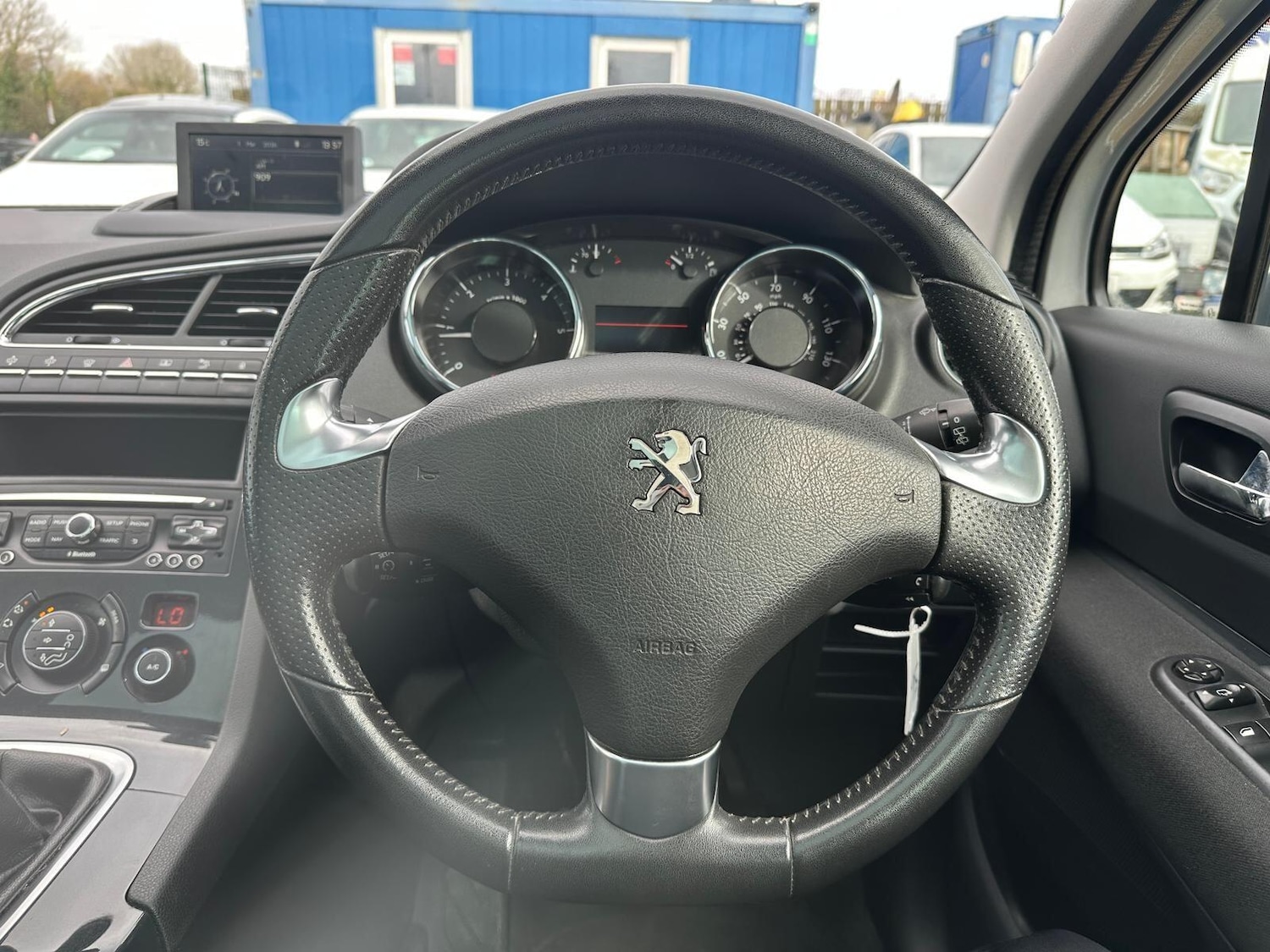 Used Peugeot 5008 2016 for sale - 77807754: Photo 17