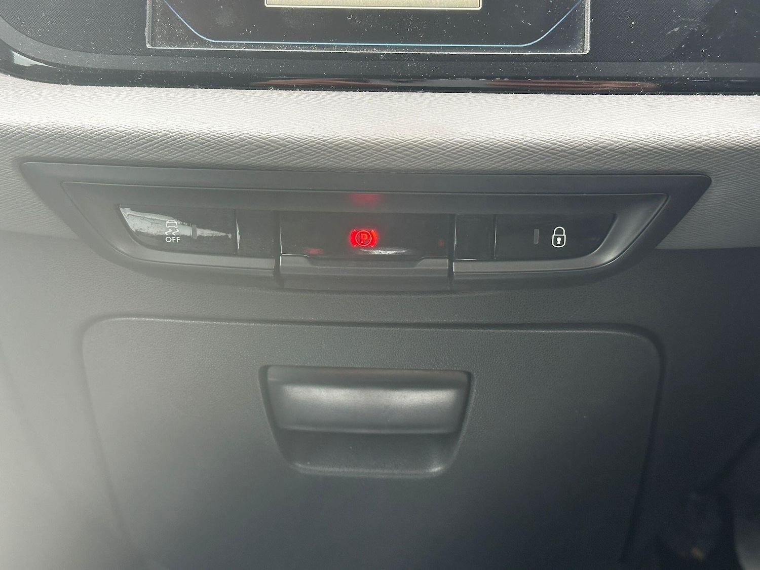 Used Citroen Grand C4 Picasso 2015 for sale - 77696356: Photo 19