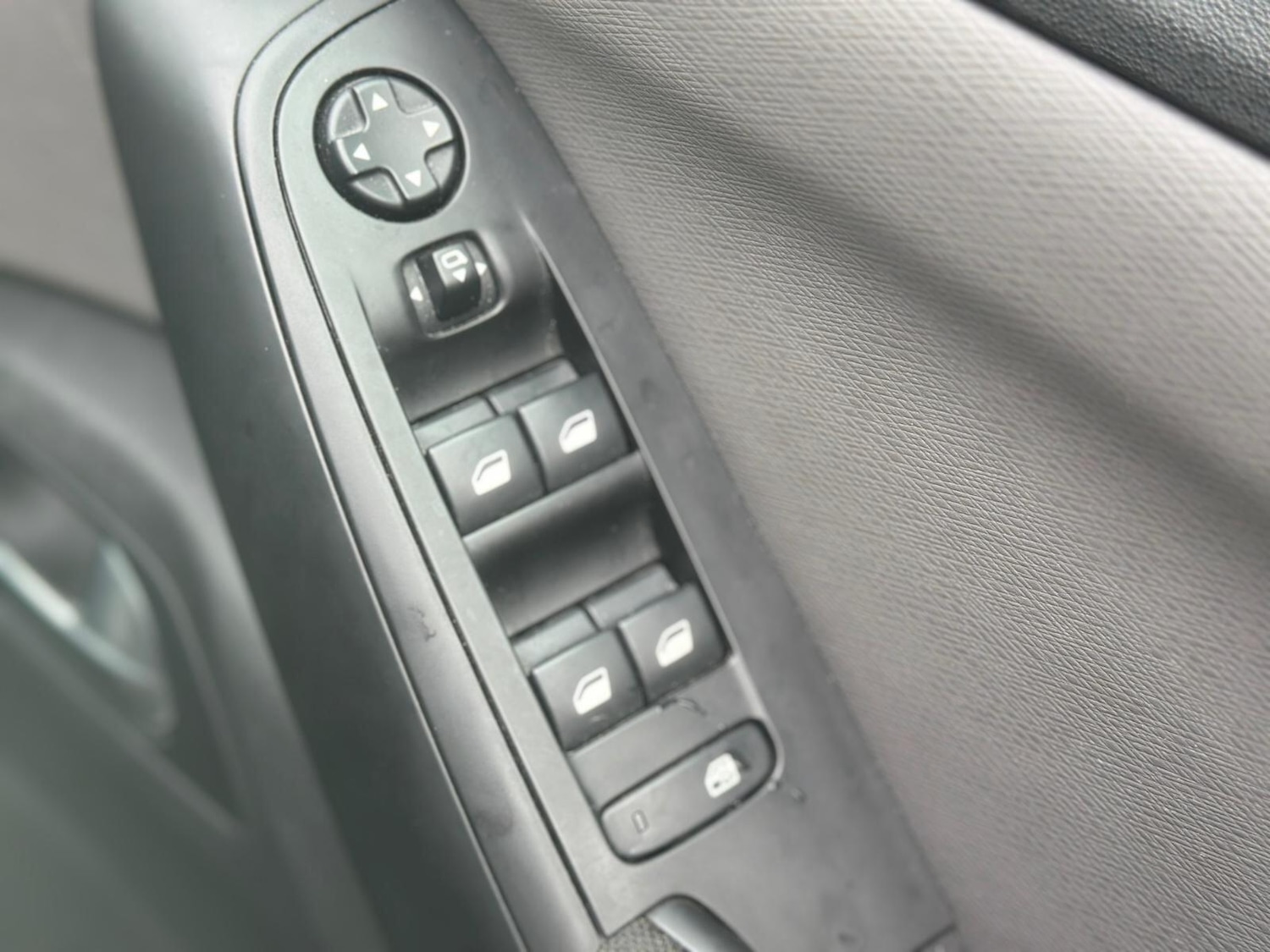 Used Citroen Grand C4 Picasso 2015 for sale - 77696356: Photo 24