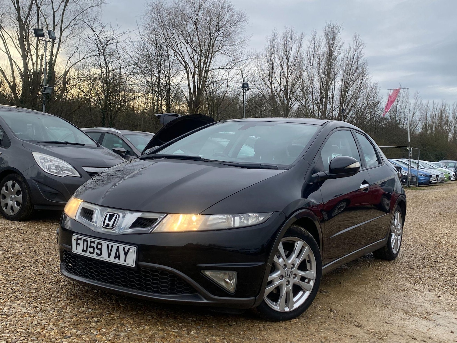 Used Honda Civic 2010 for sale - 76702323: Photo 2