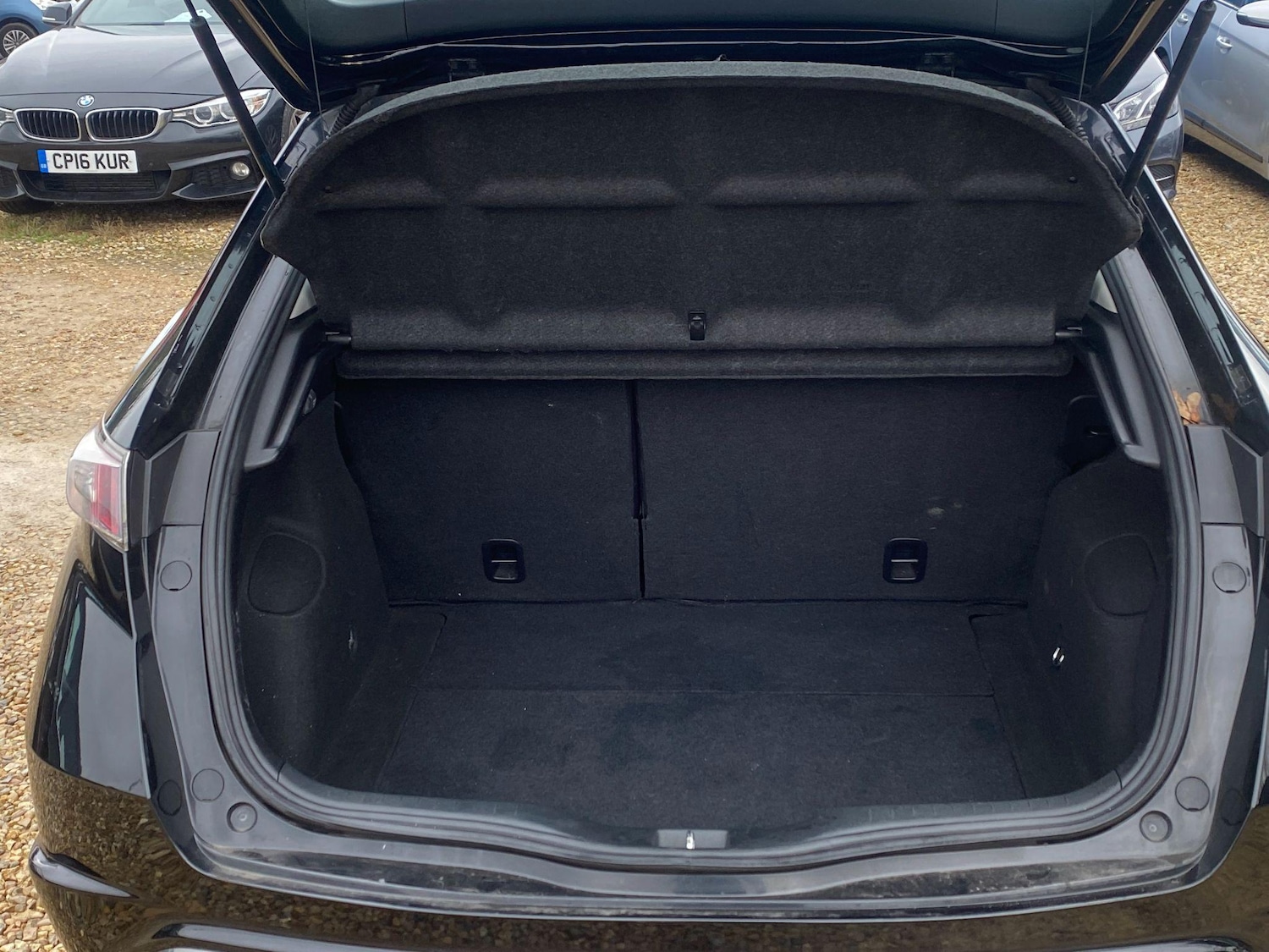 Used Honda Civic 2010 for sale - 76702323: Photo 20