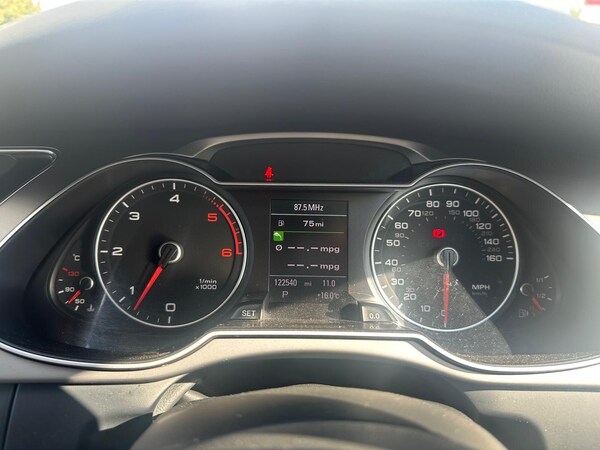 Used Audi A4 Avant 2012 for sale - 69375331: Photo 21