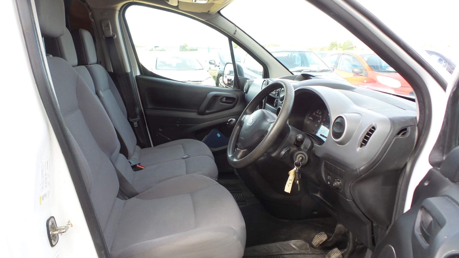 Used Peugeot Partner 2014 for sale - 76991765: Photo 7