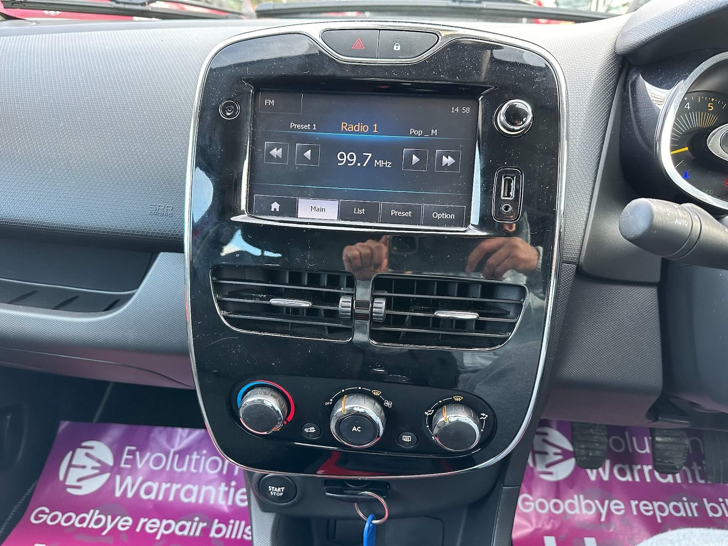 Used Renault Clio 2013 for sale - 76990253: Photo 16