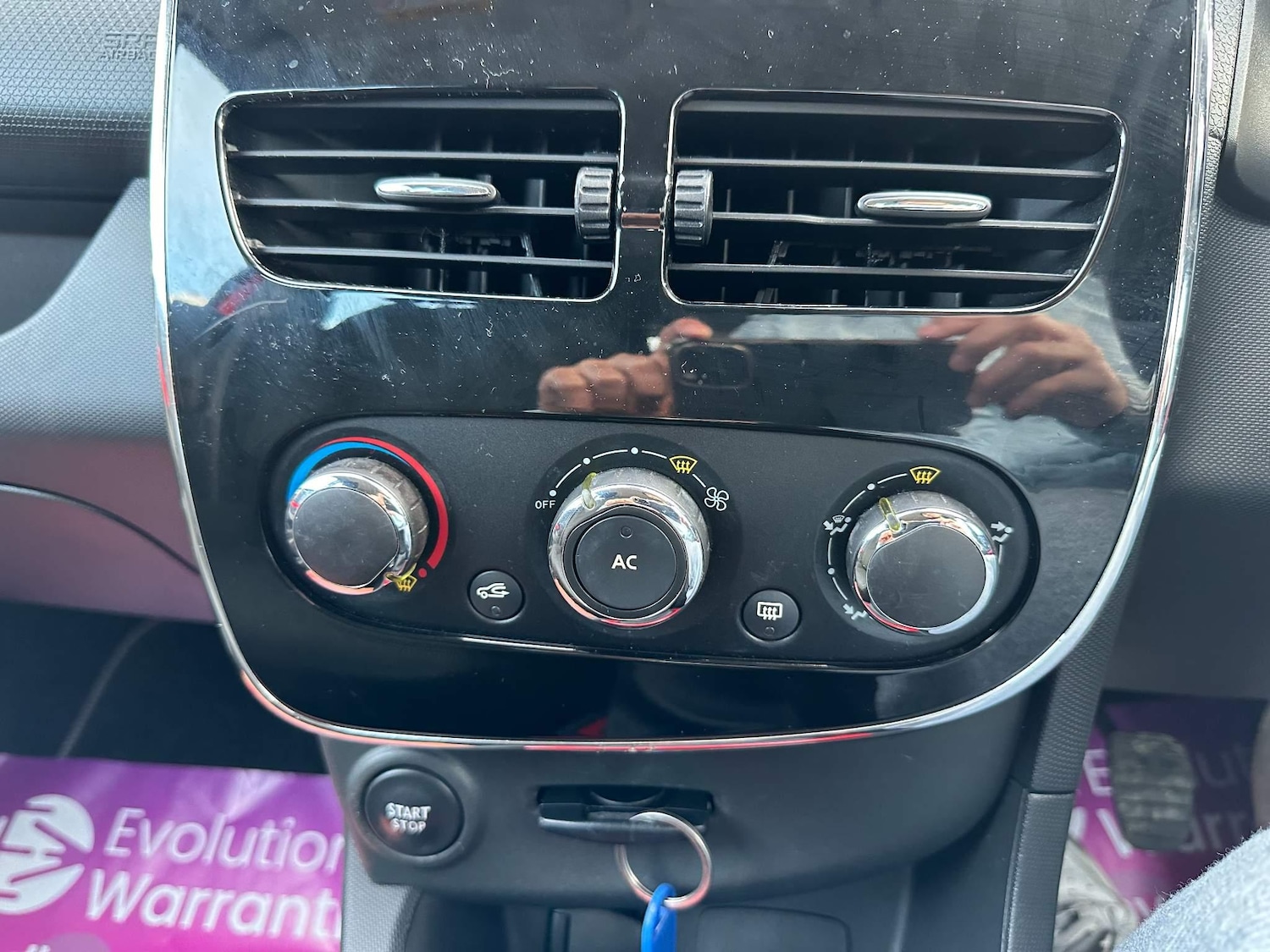 Used Renault Clio 2013 for sale - 76990253: Photo 17