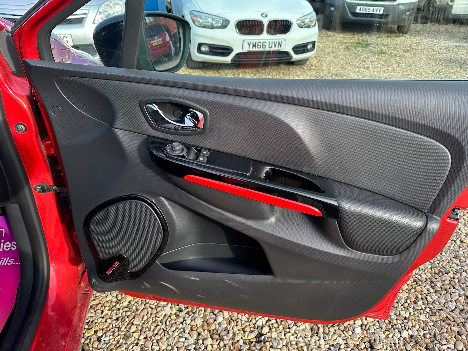 Used Renault Clio 2013 for sale - 76990253: Photo 24