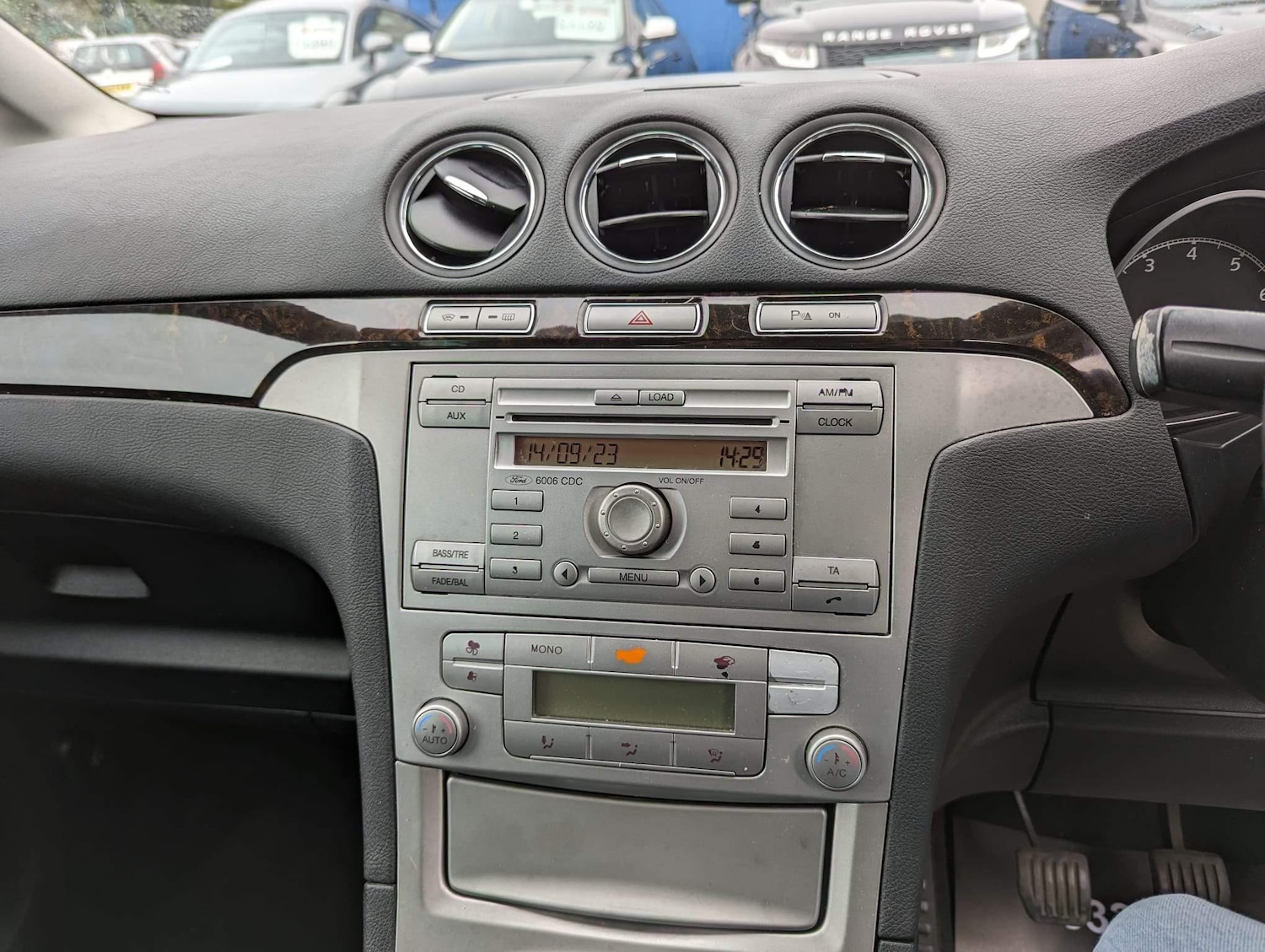 Used Ford Galaxy 2008 for sale - 76989386: Photo 16