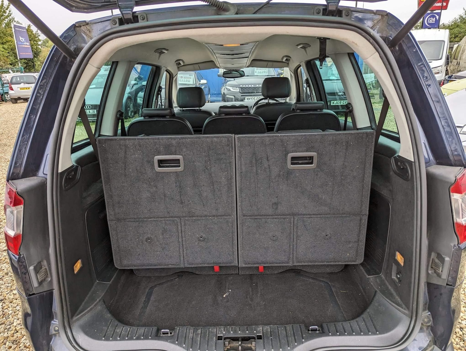 Used Ford Galaxy 2008 for sale - 76989386: Photo 23