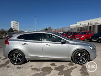 Used Volvo V40 2017 for sale - 78072738: Photo