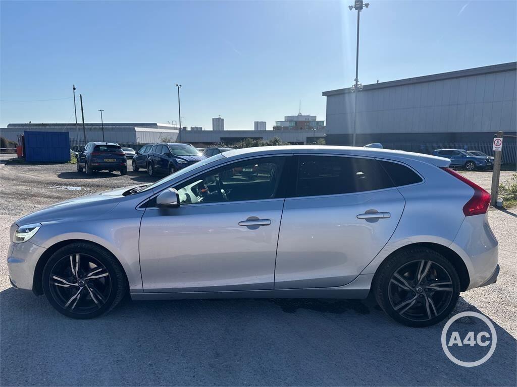 Used Volvo V40 2017 for sale - 78072738: Photo 5
