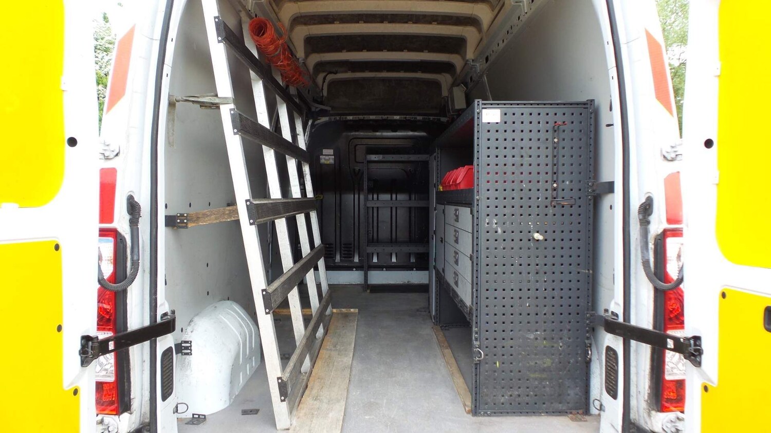 Vehicle 29