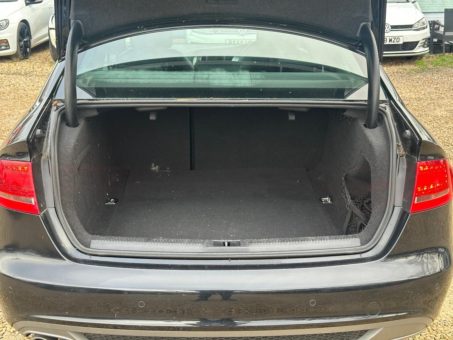 Used Audi A4 2010 for sale - 76991320: Photo 28