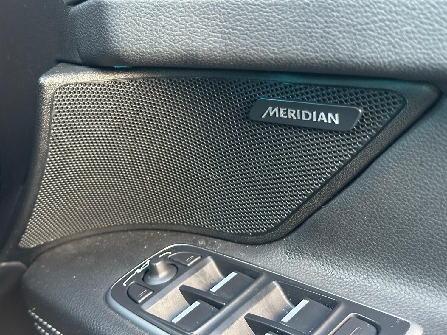 Used Jaguar XF 2017 for sale - 76765393: Photo 22