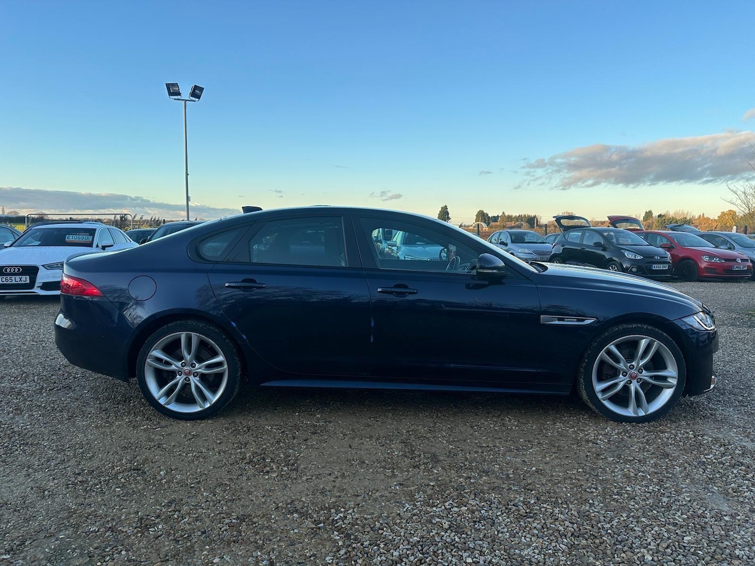 Used Jaguar XF 2017 for sale - 76765393: Photo 5