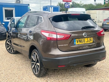 Used Nissan Qashqai 2016 for sale - 76987944: Photo