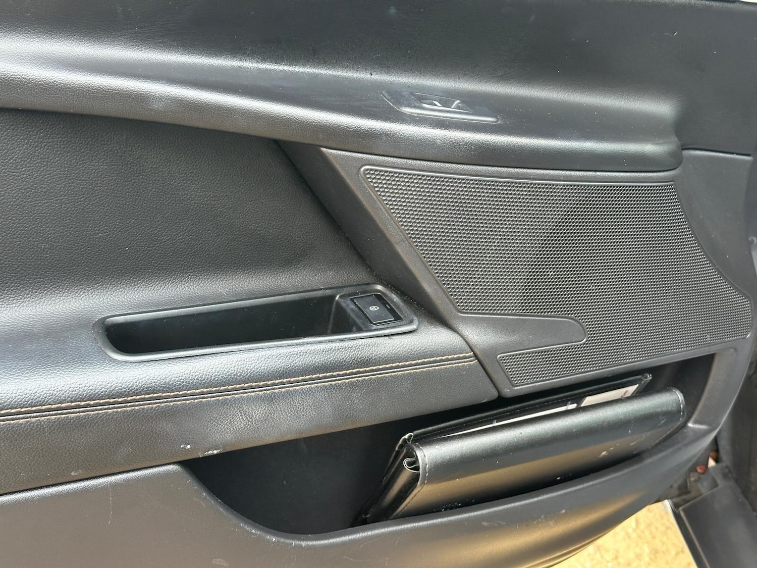 Used Jaguar XE 2016 for sale - 77537879: Photo 14