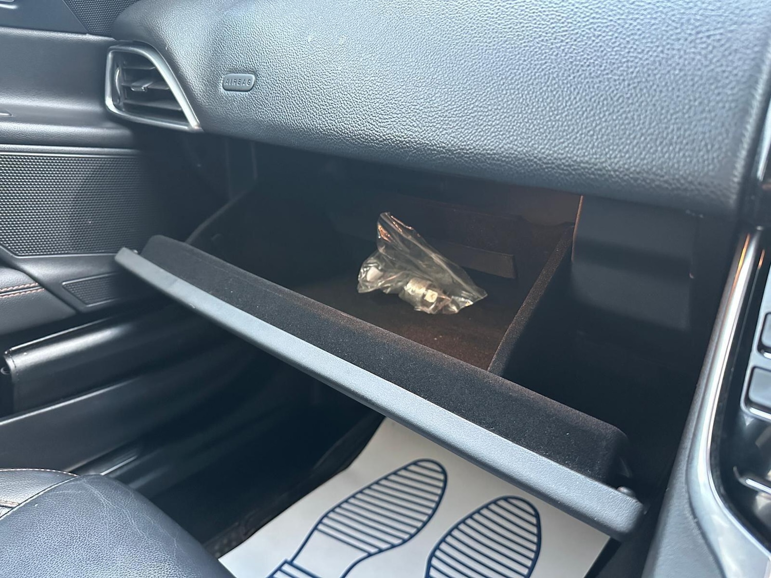 Used Jaguar XE 2016 for sale - 77537879: Photo 15