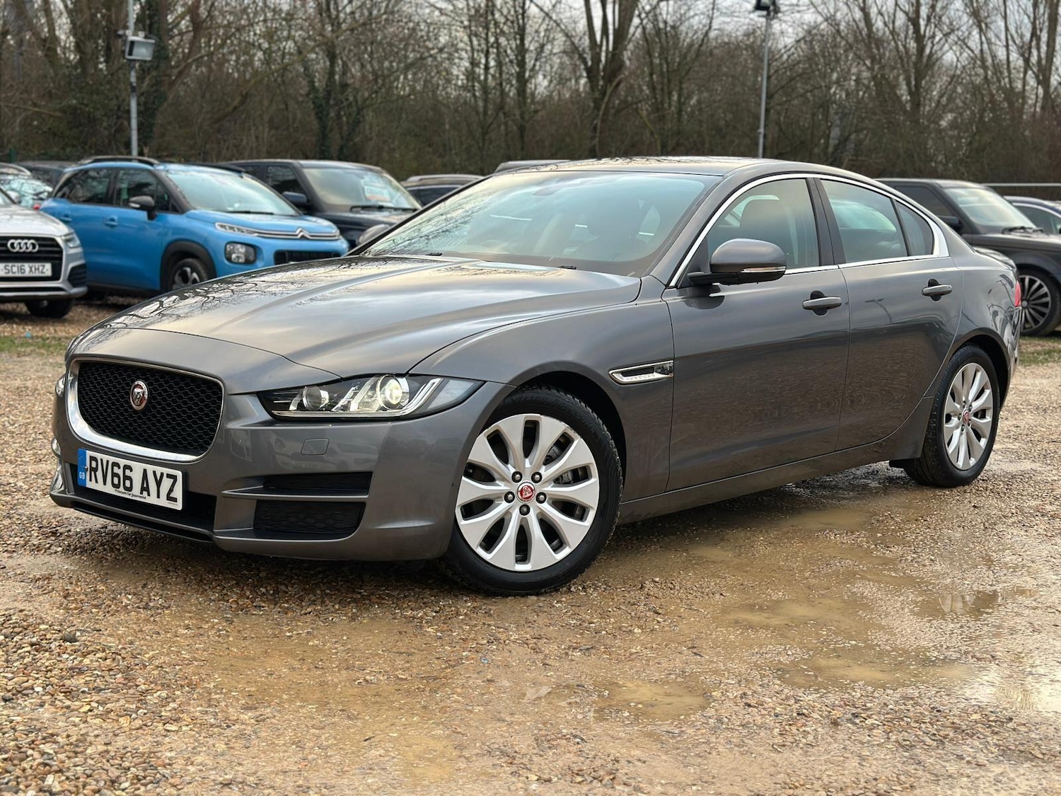 Used Jaguar XE 2016 for sale - 77537879: Photo 2