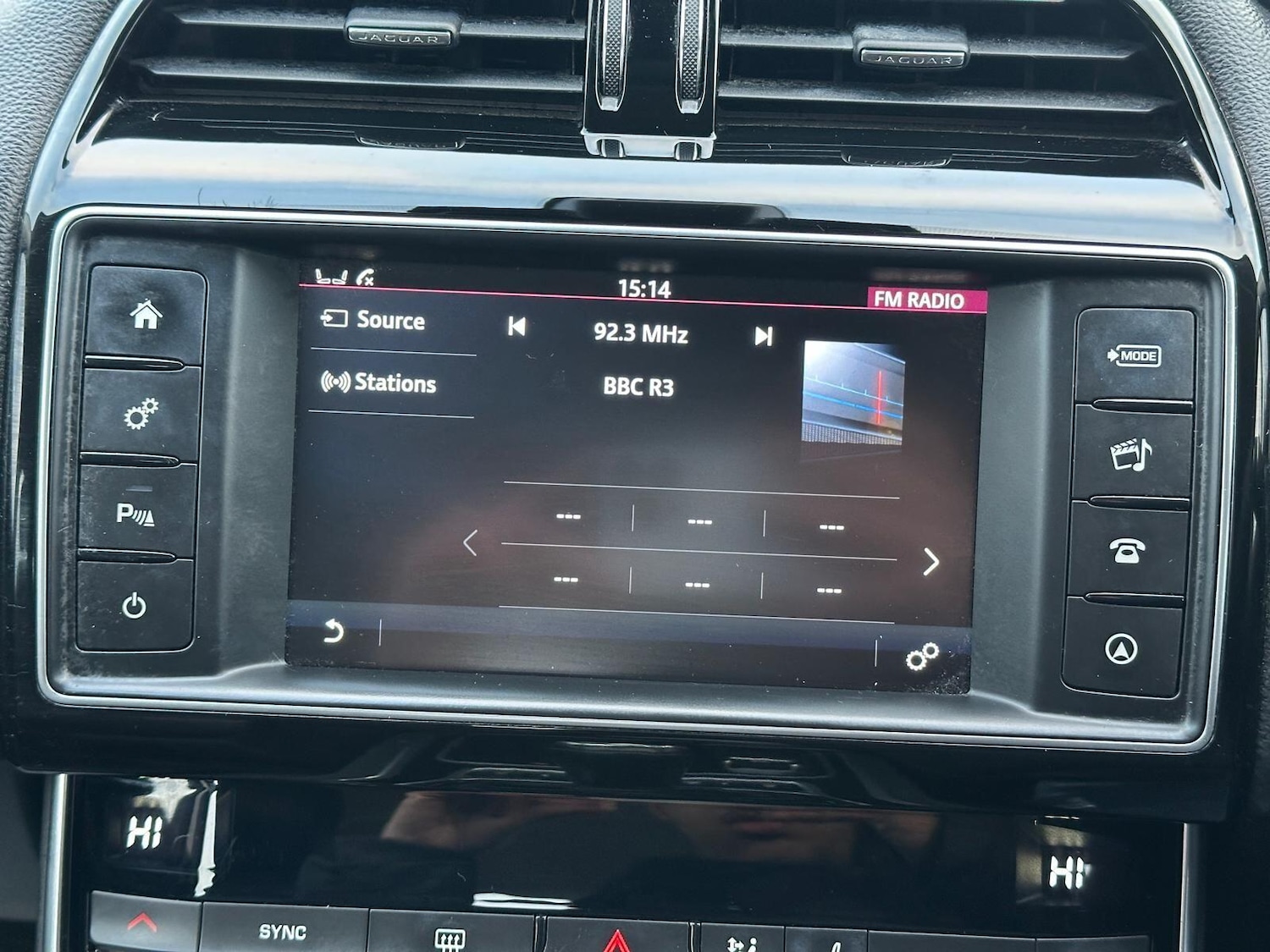 Used Jaguar XE 2016 for sale - 77537879: Photo 24