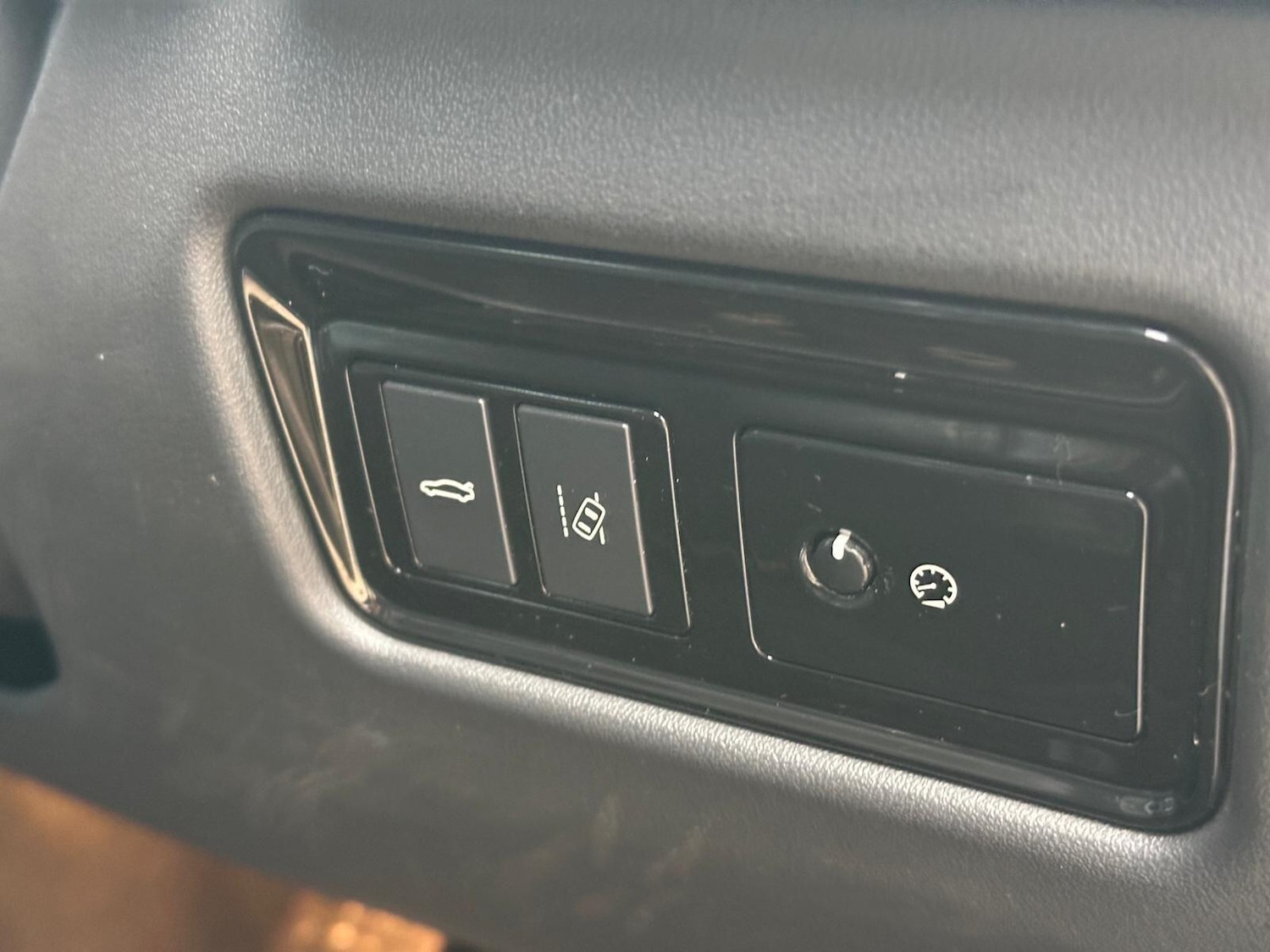 Used Jaguar XE 2016 for sale - 77537879: Photo 36