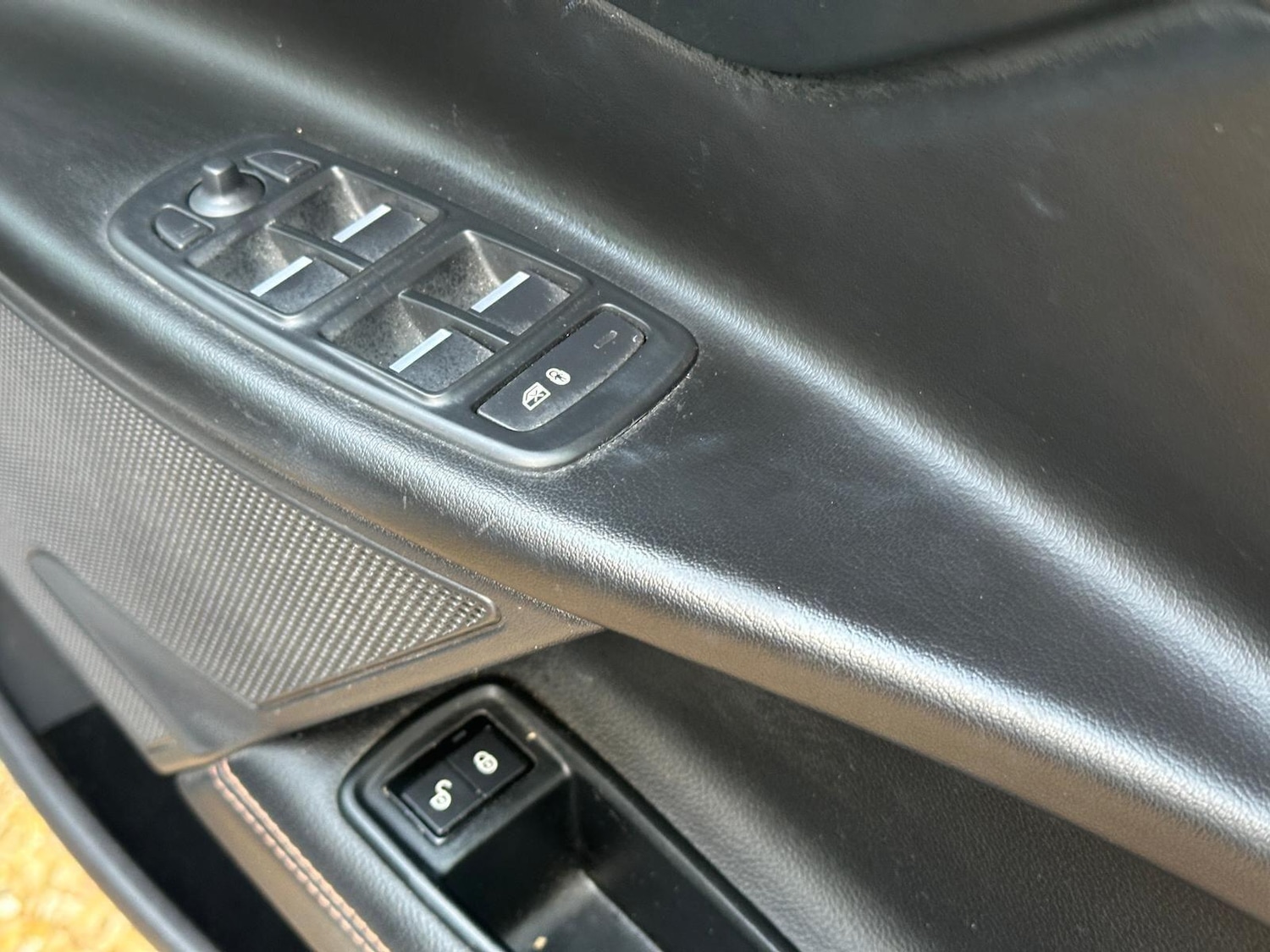 Used Jaguar XE 2016 for sale - 77537879: Photo 37