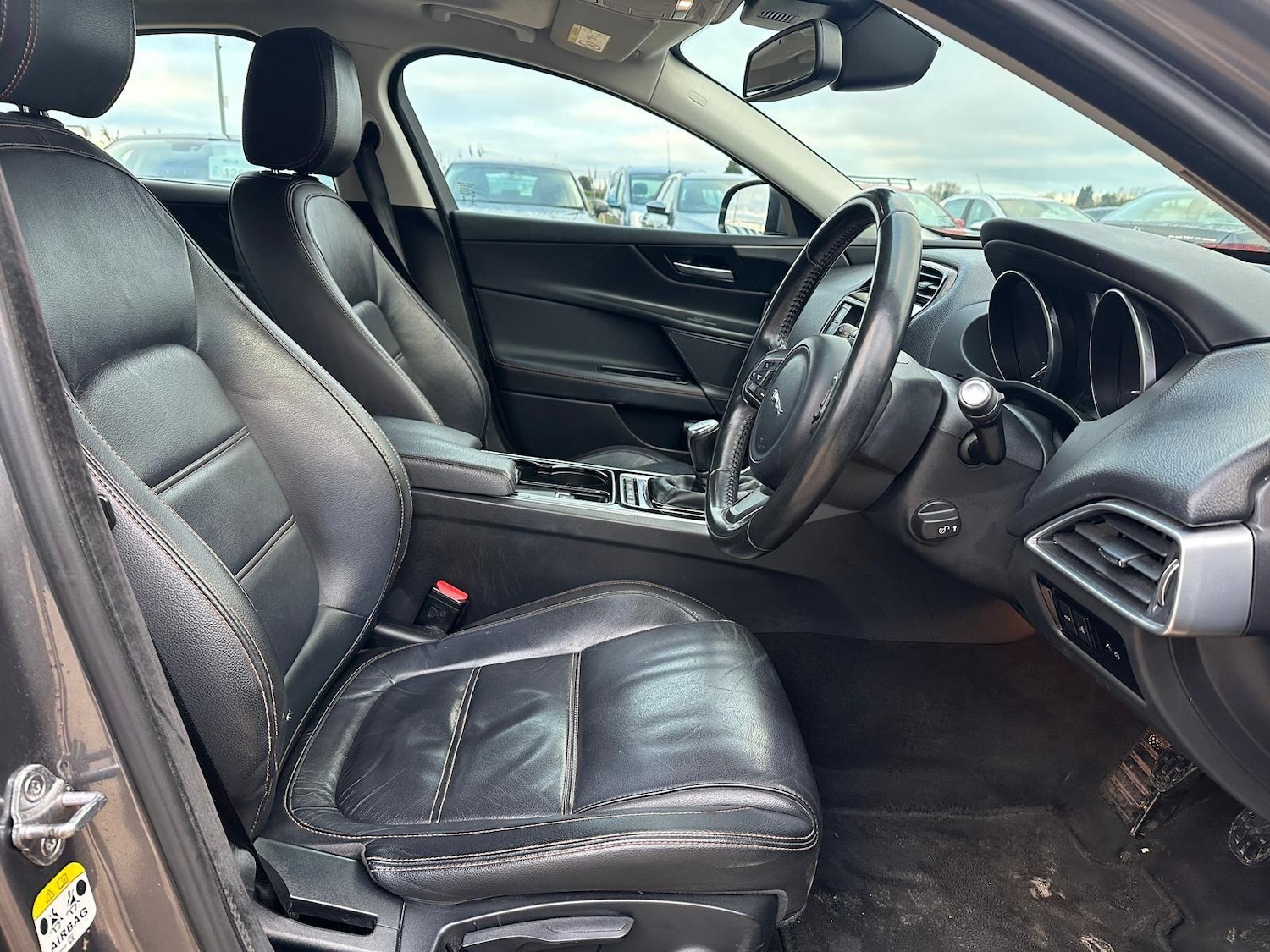 Used Jaguar XE 2016 for sale - 77537879: Photo 7