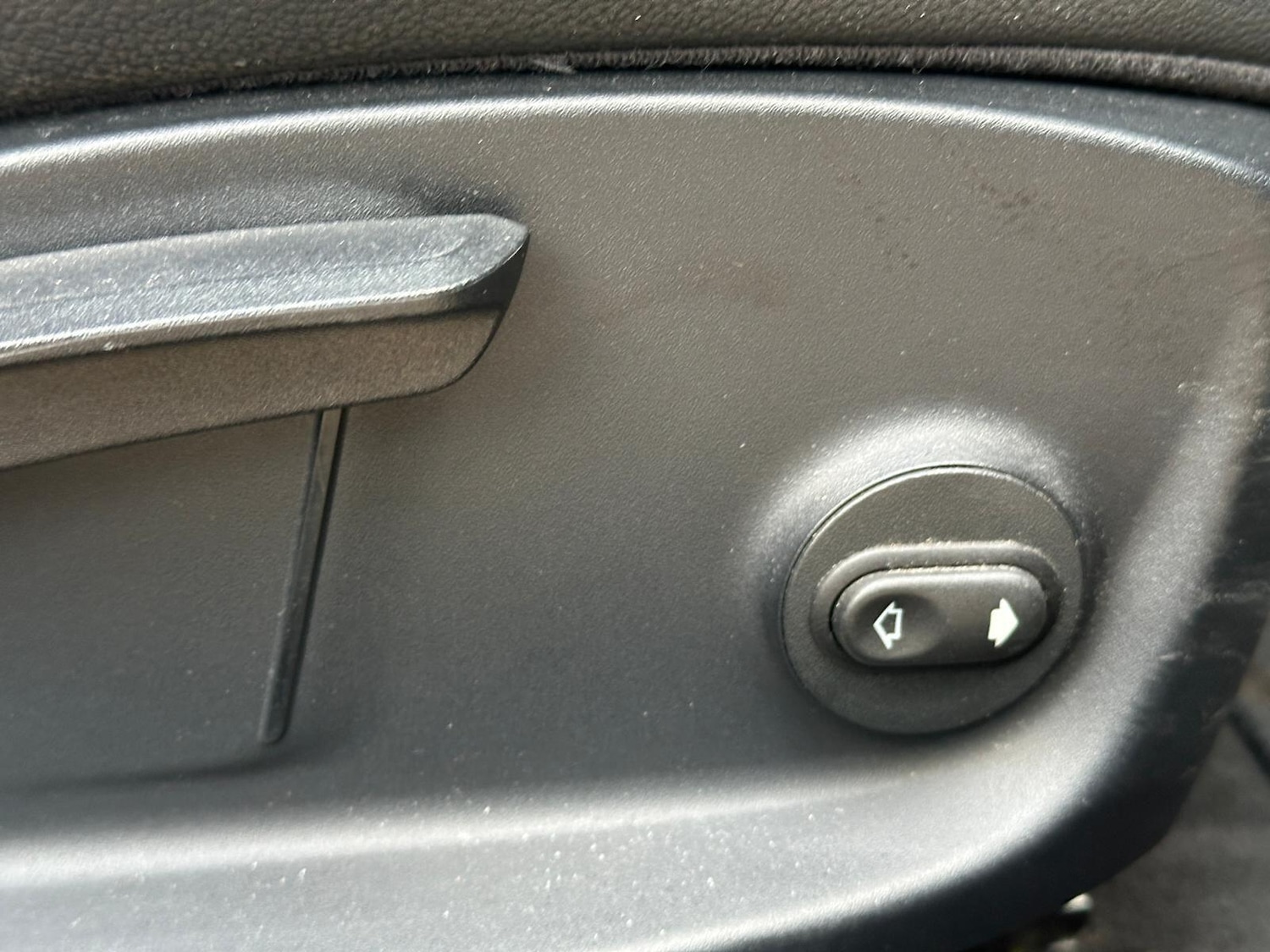 Used Jaguar XE 2016 for sale - 77537879: Photo 8