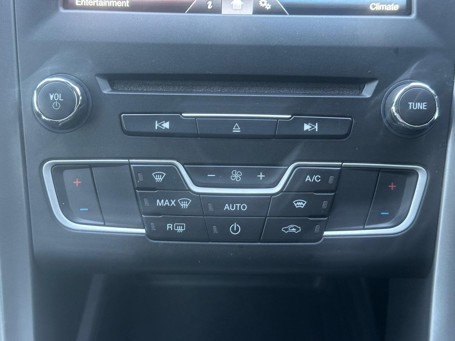 Used Ford Mondeo 2015 for sale - 77396631: Photo 14