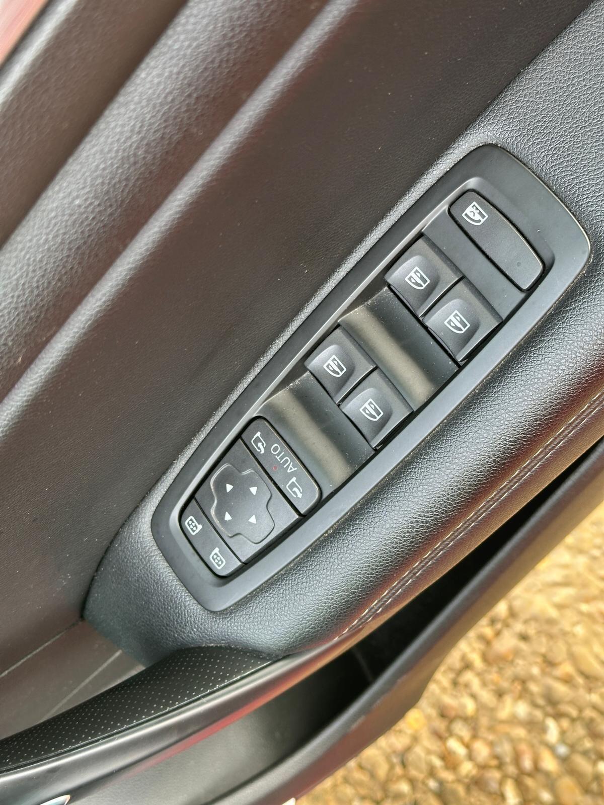 Used Renault Megane for sale - 77883277: Photo 24