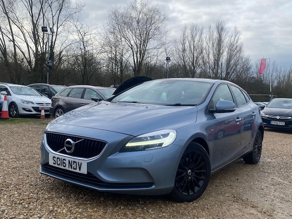 Used Volvo V40 2016 for sale - 74465488: Photo 2