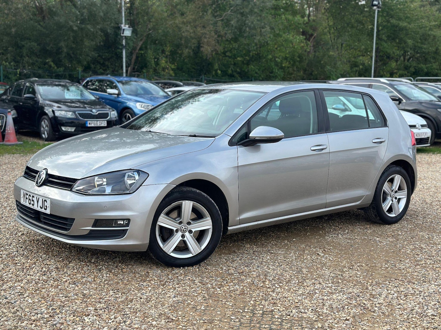 Used Volkswagen Golf 2015 for sale - 76123072: Photo 2