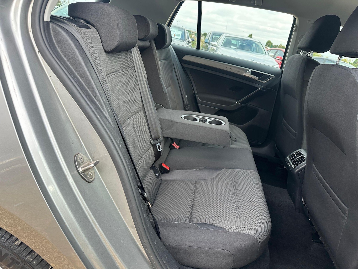 Used Volkswagen Golf 2015 for sale - 76123072: Photo 9