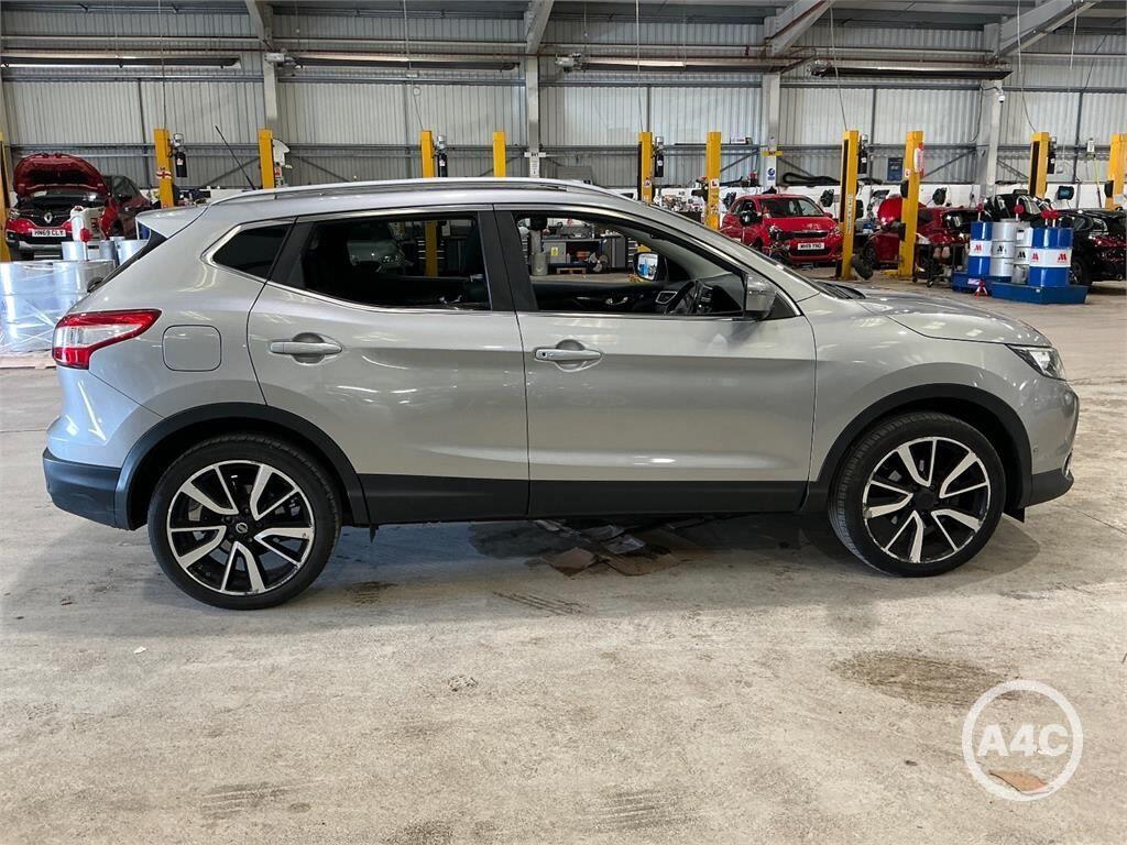 Used Nissan Qashqai 2015 for sale - 77970499: Photo 4