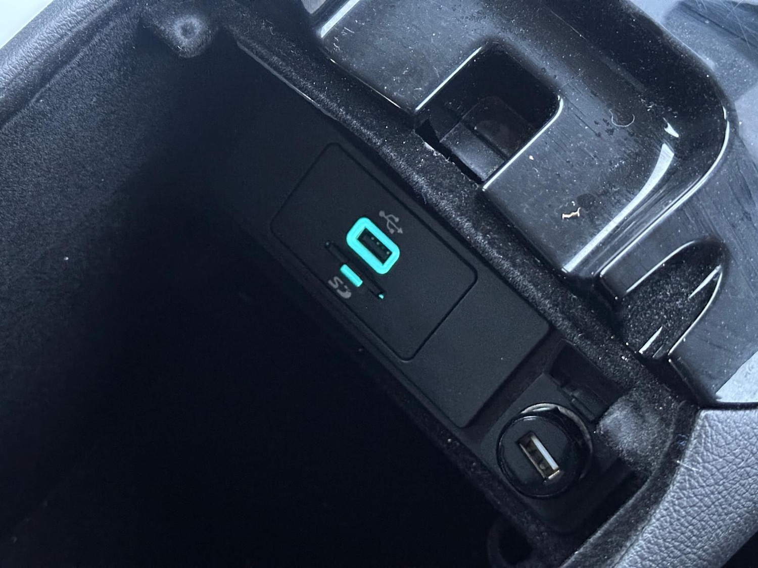 Used Ford Mondeo 2016 for sale - 76936165: Photo 24