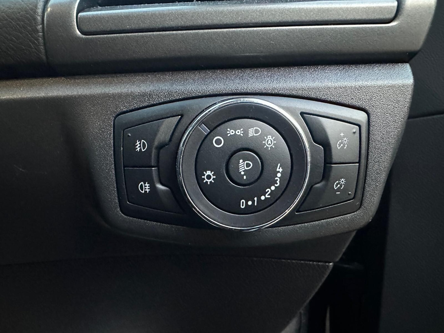 Used Ford Mondeo 2016 for sale - 76936165: Photo 31