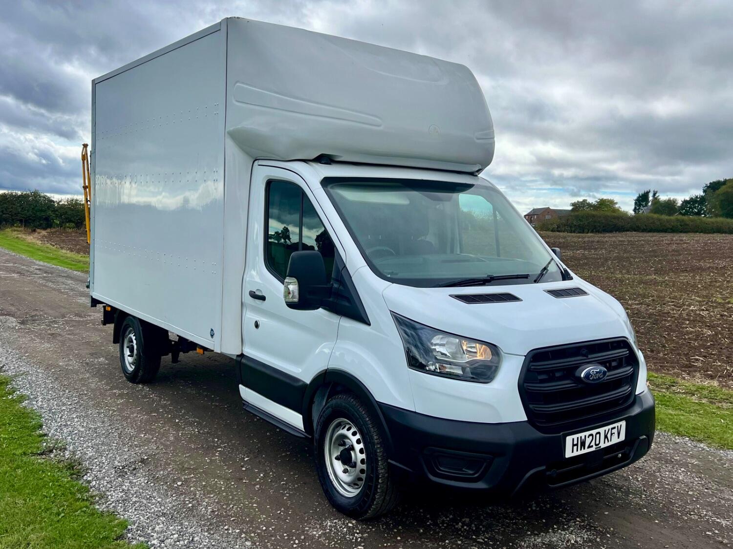 Used Ford Transit 2020 for sale - 76041023: Photo 2