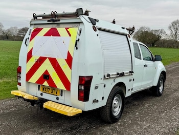 Used Isuzu D-Max 2017 for sale - 77610006: Photo