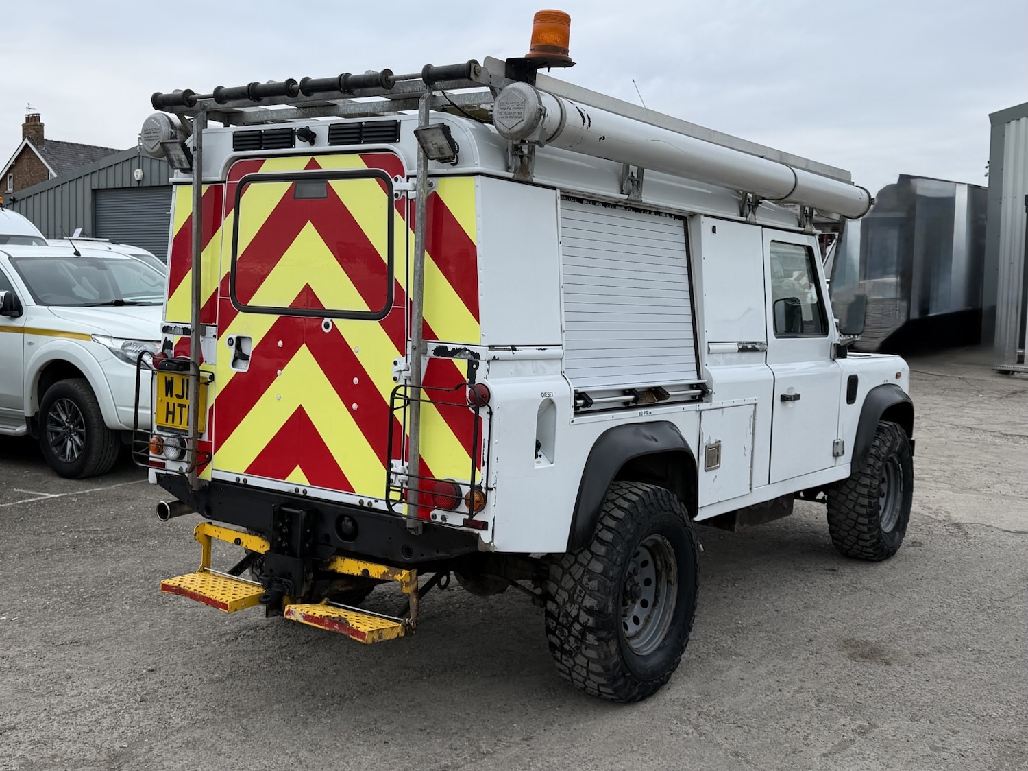 Used Land Rover Defender 2013 for sale - 78098224: Photo 4