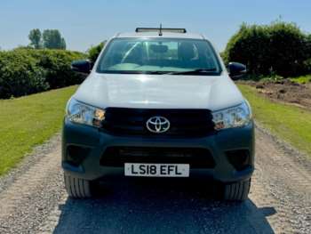 Used Toyota Hilux 2018 for sale - 74640124: Photo