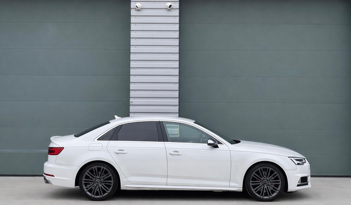 Used Audi A4 2018 for sale - 77643886: Photo 2