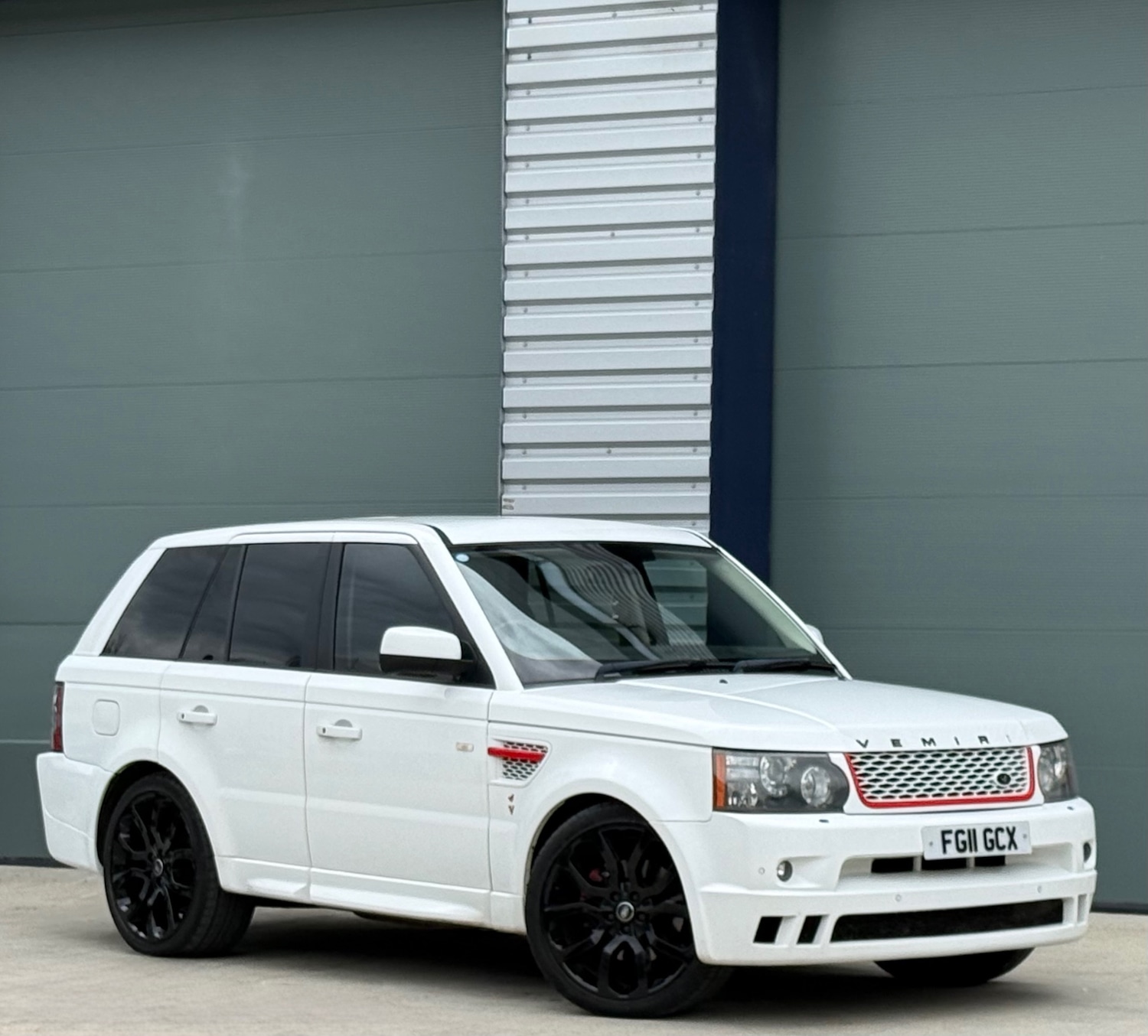 Used Land Rover Range Rover Sport 2011 for sale - 78183223: Photo 2