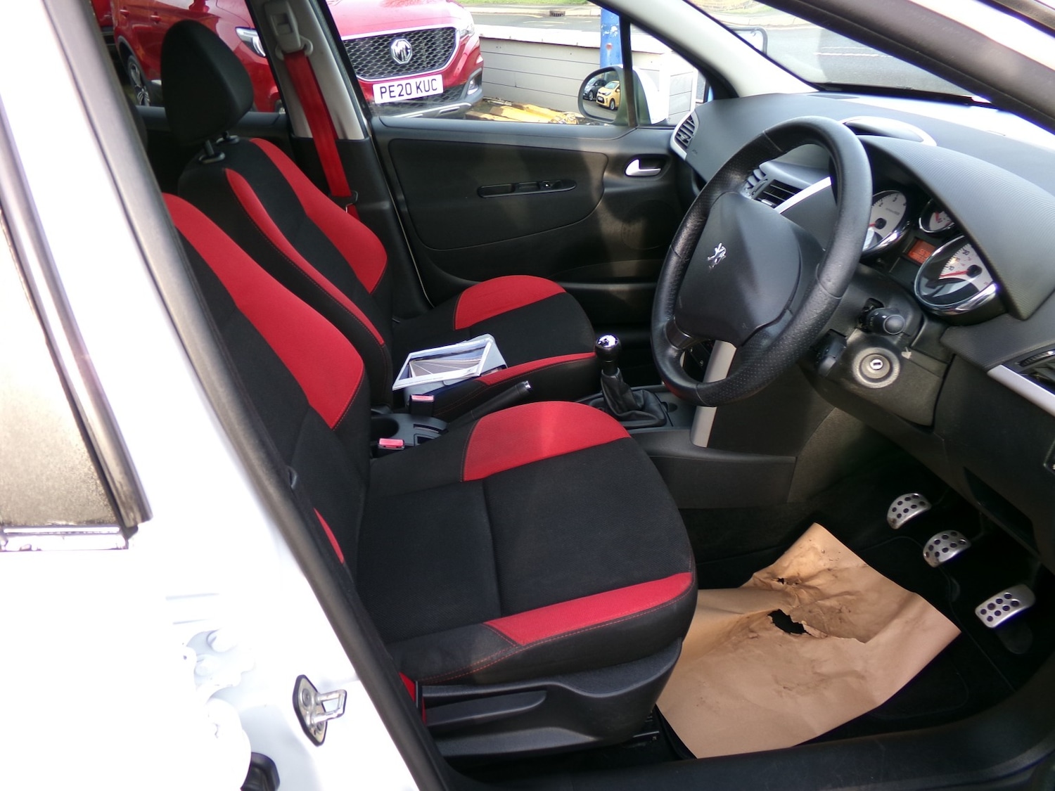 Used Peugeot 207 2011 for sale - 77201166: Photo 5