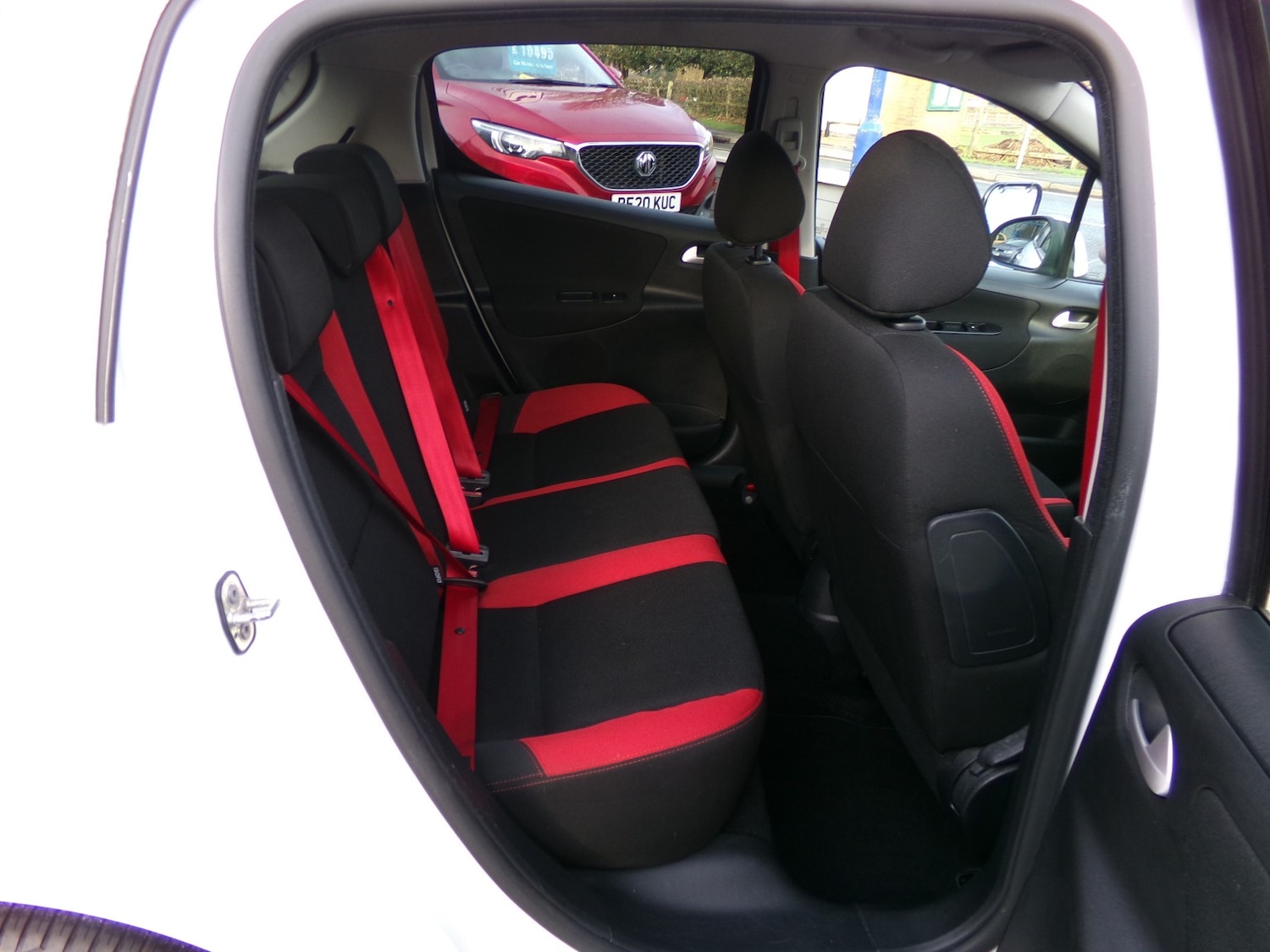 Used Peugeot 207 2011 for sale - 77201166: Photo 8