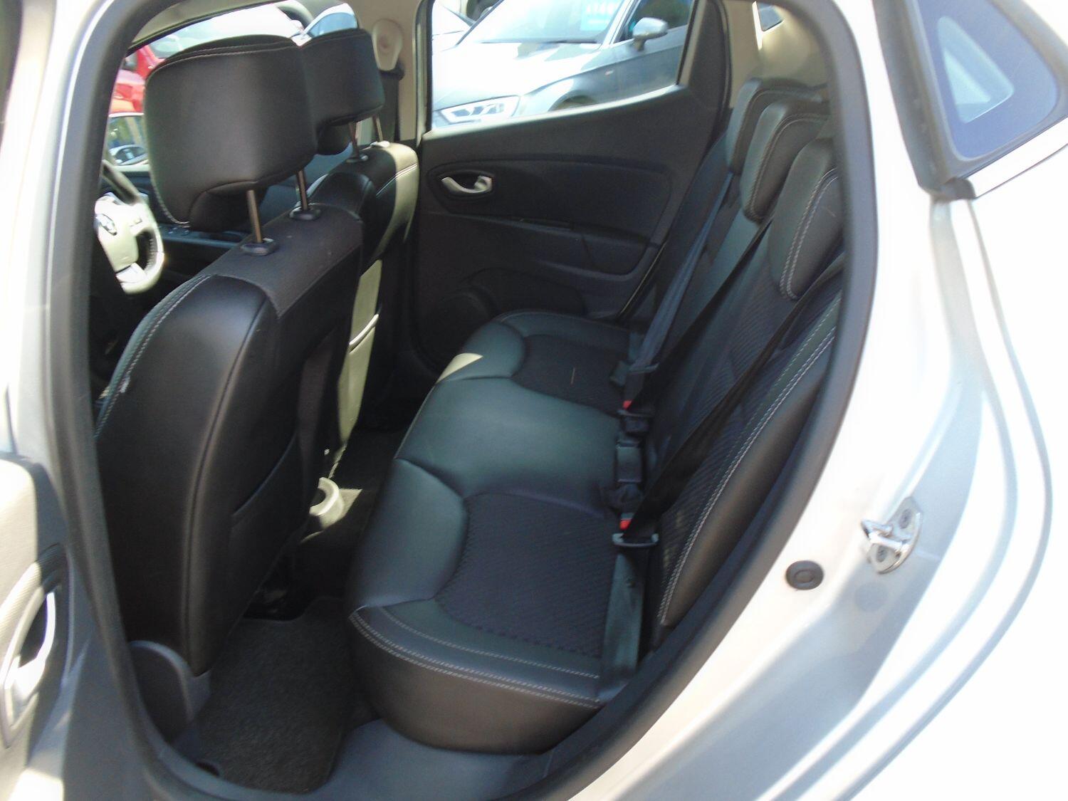 Used Renault Clio 2018 for sale - 76793760: Photo 11