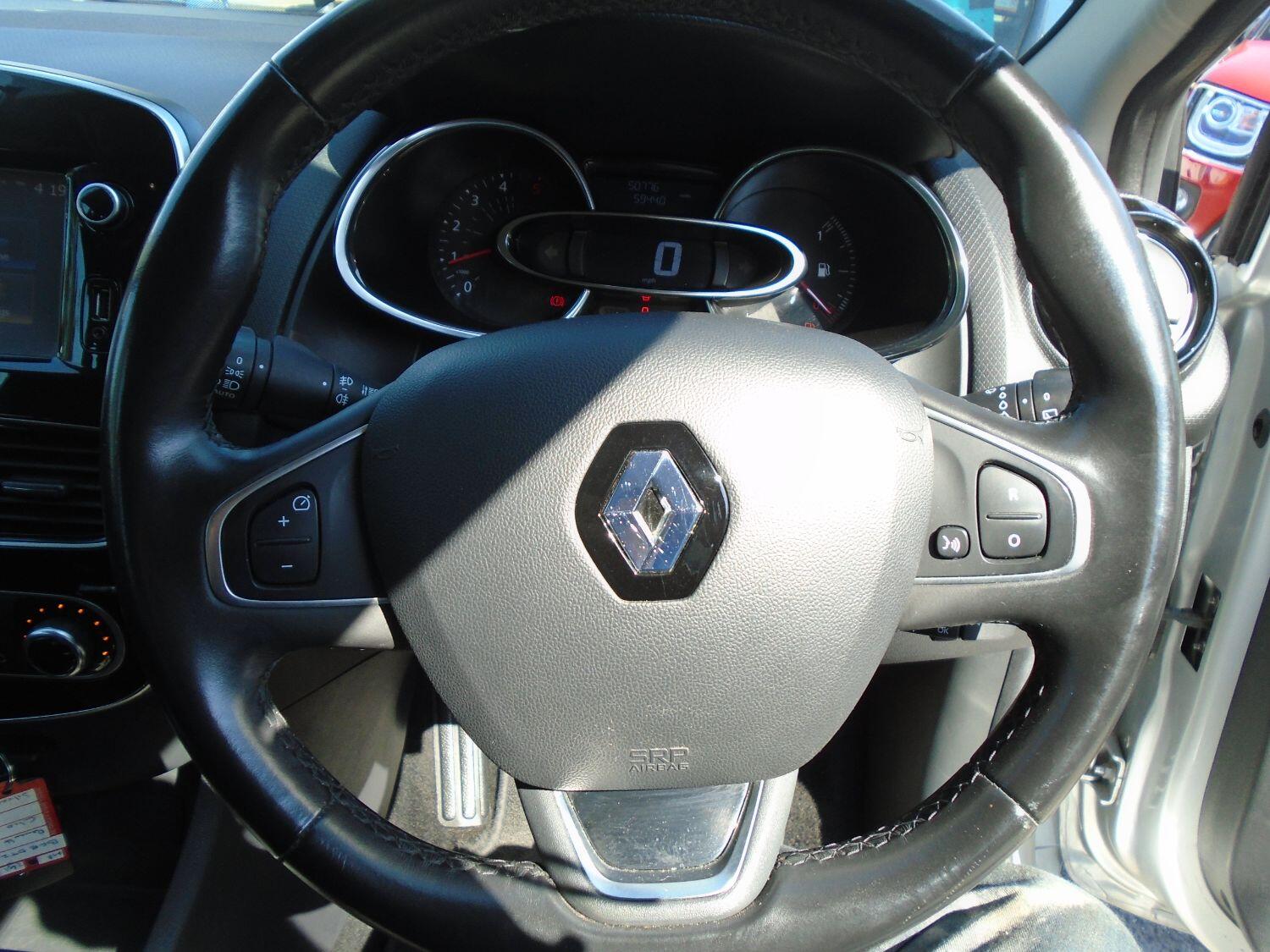 Used Renault Clio 2018 for sale - 76793760: Photo 15