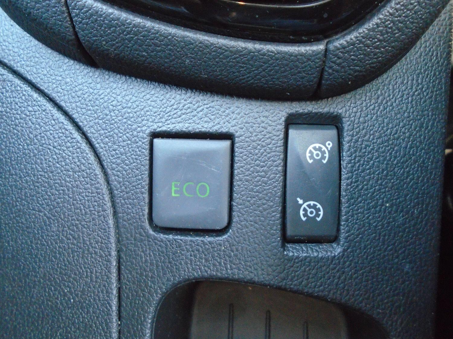 Used Renault Clio 2018 for sale - 76793760: Photo 19