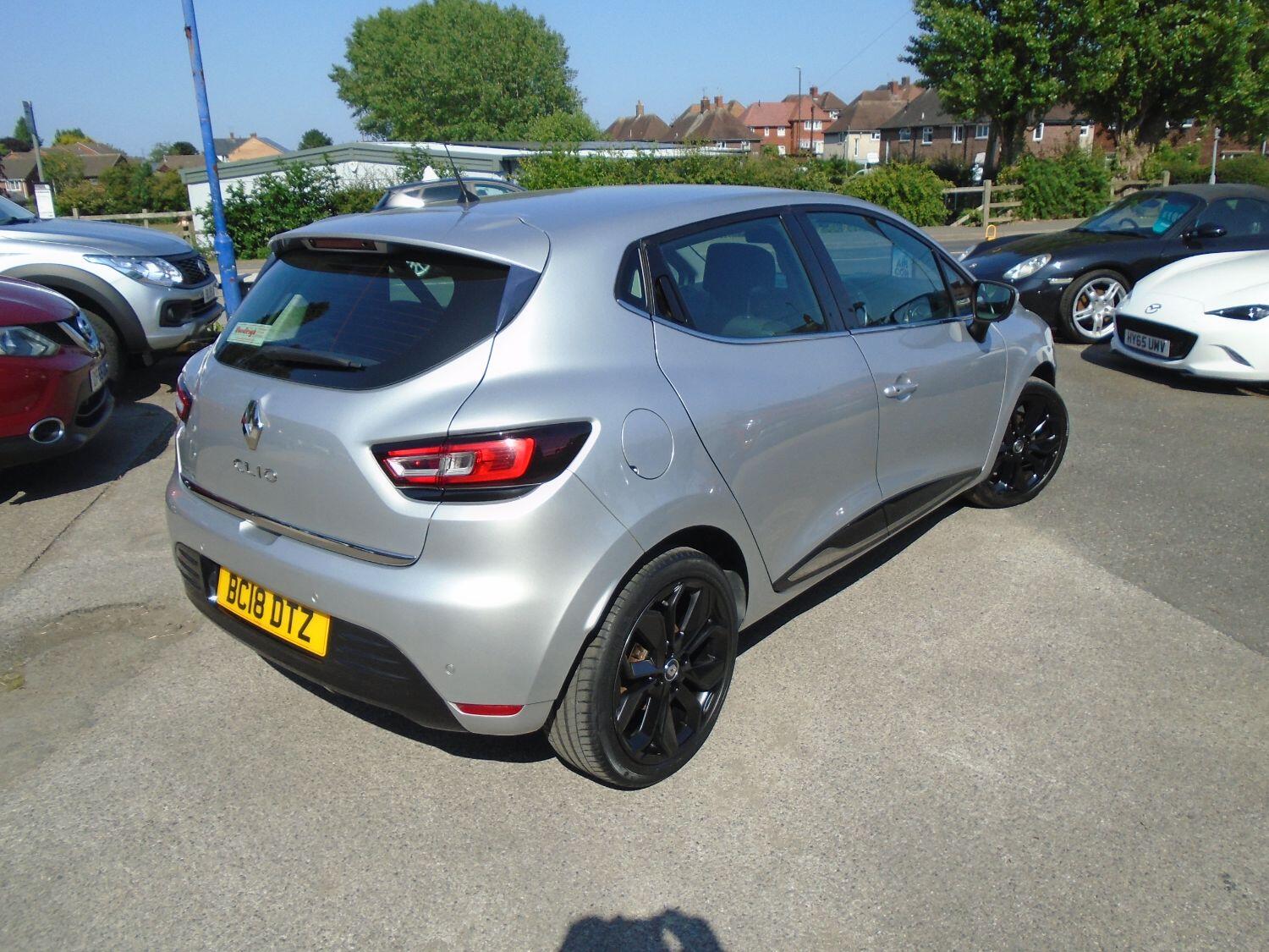 Used Renault Clio 2018 for sale - 76793760: Photo 3