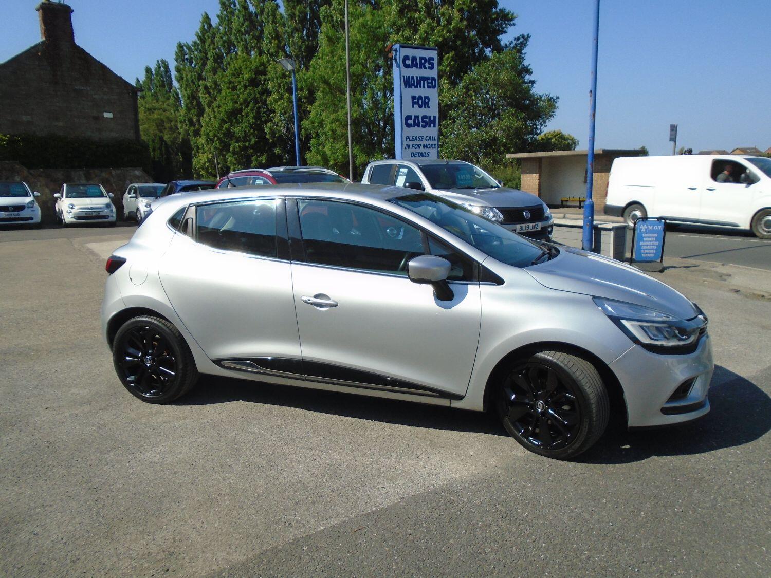 Used Renault Clio 2018 for sale - 76793760: Photo 4