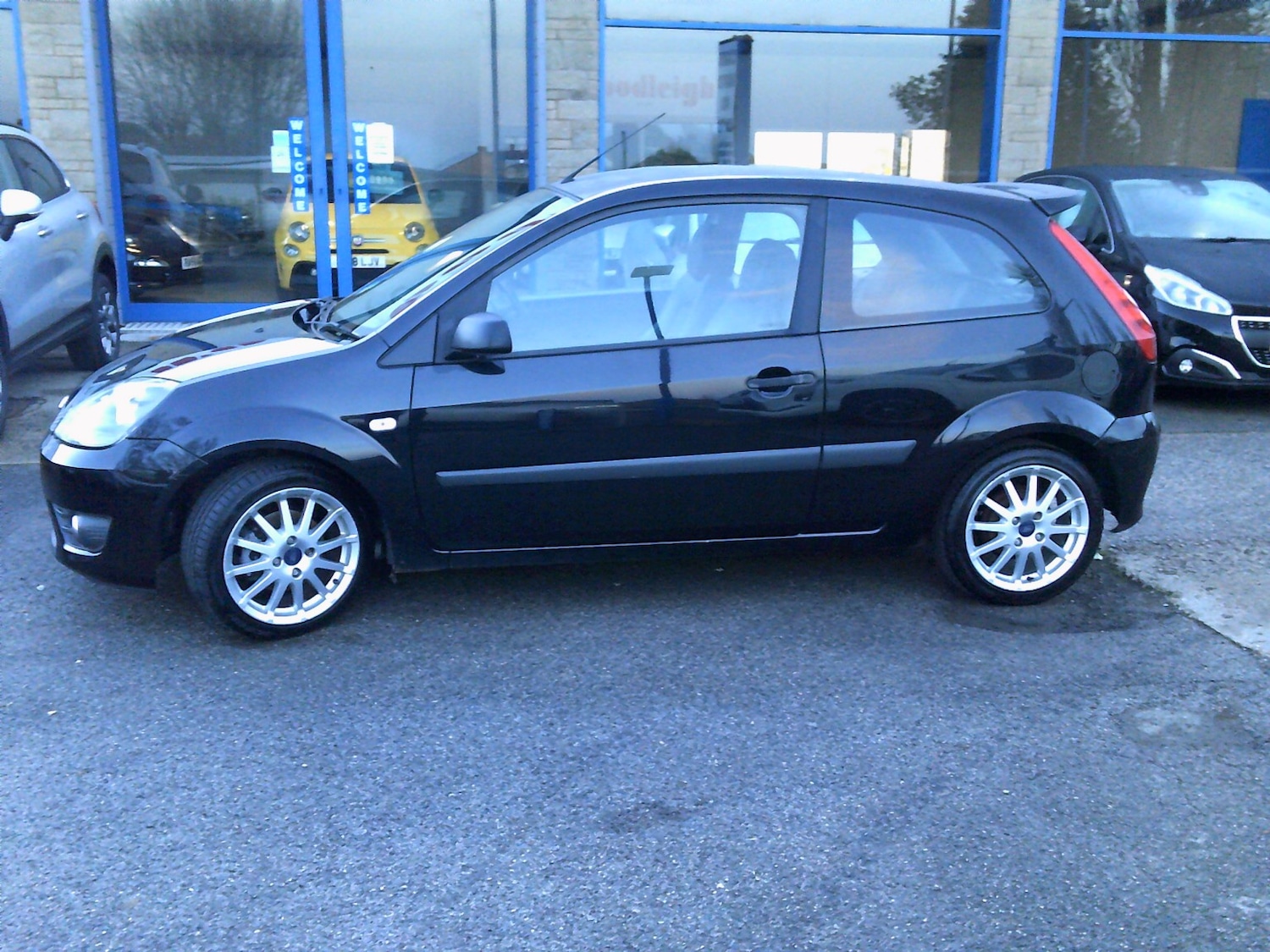 Used Ford Fiesta 2006 for sale - 76785034: Photo 2